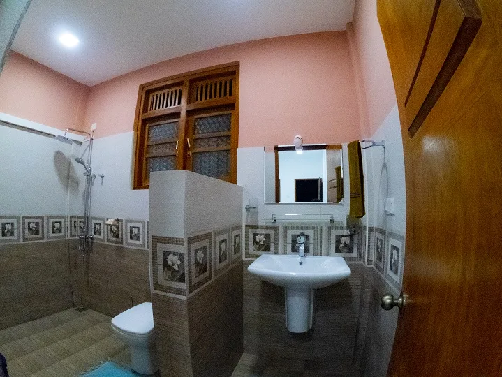 Deluxe Double Room 2 Image 4